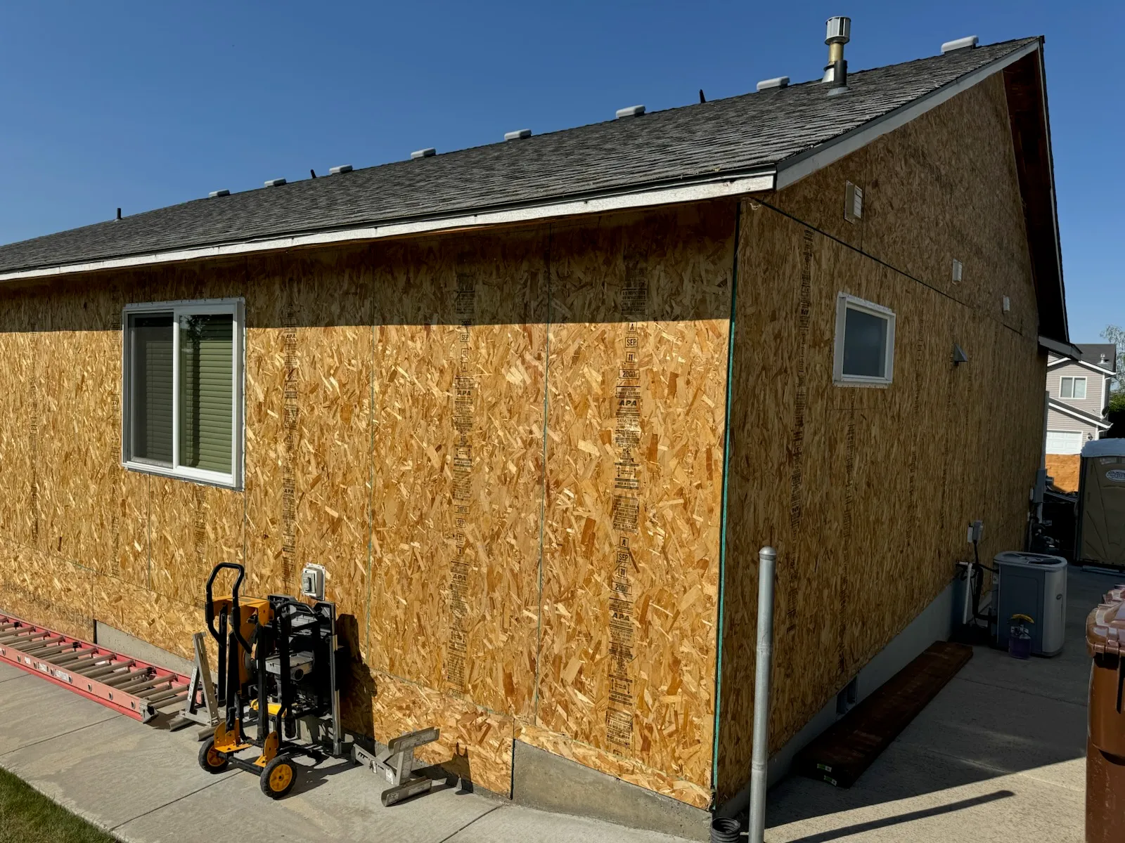 Siding replacement, before photo 3