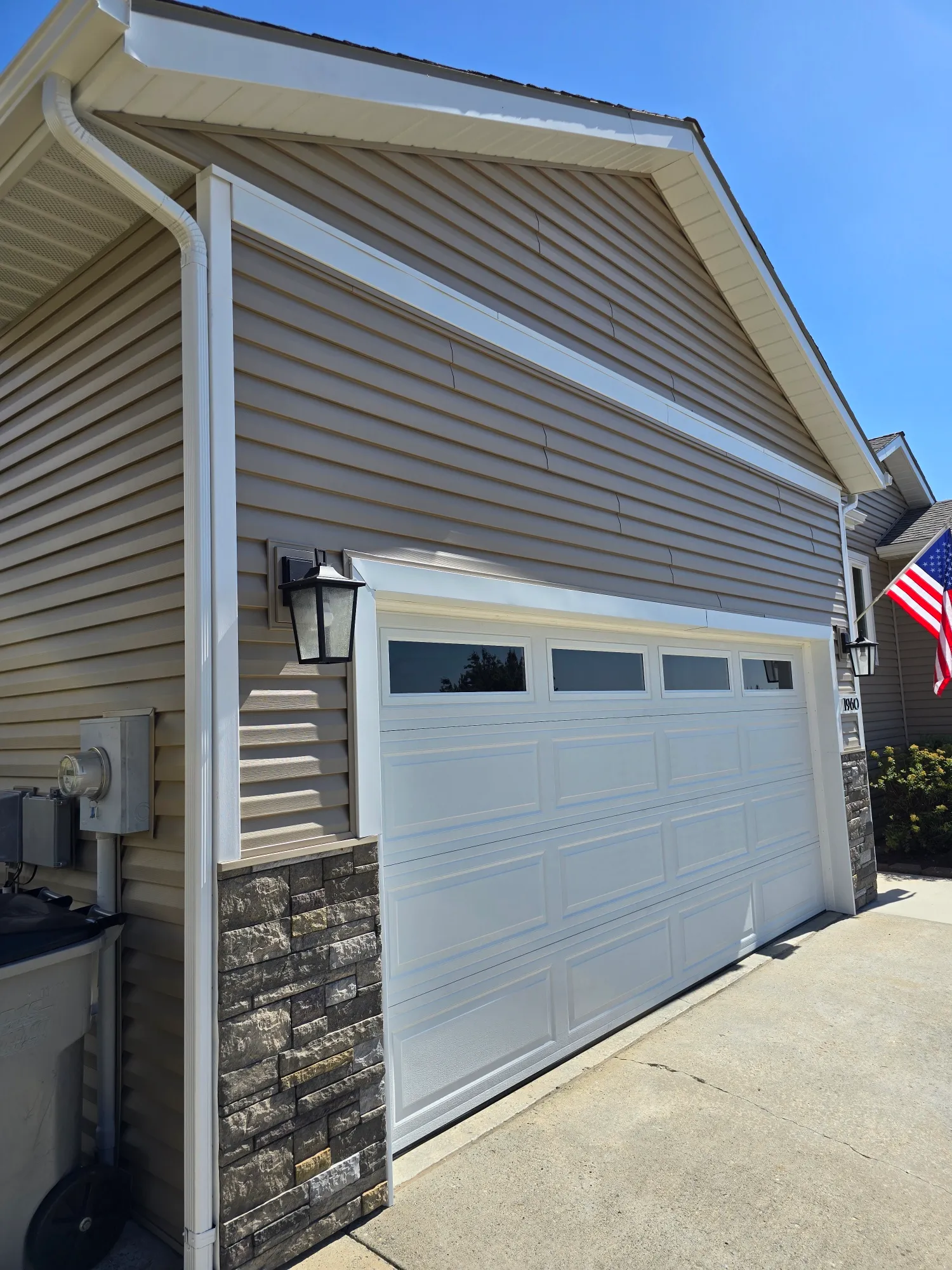 Siding replacement, after photo 14
