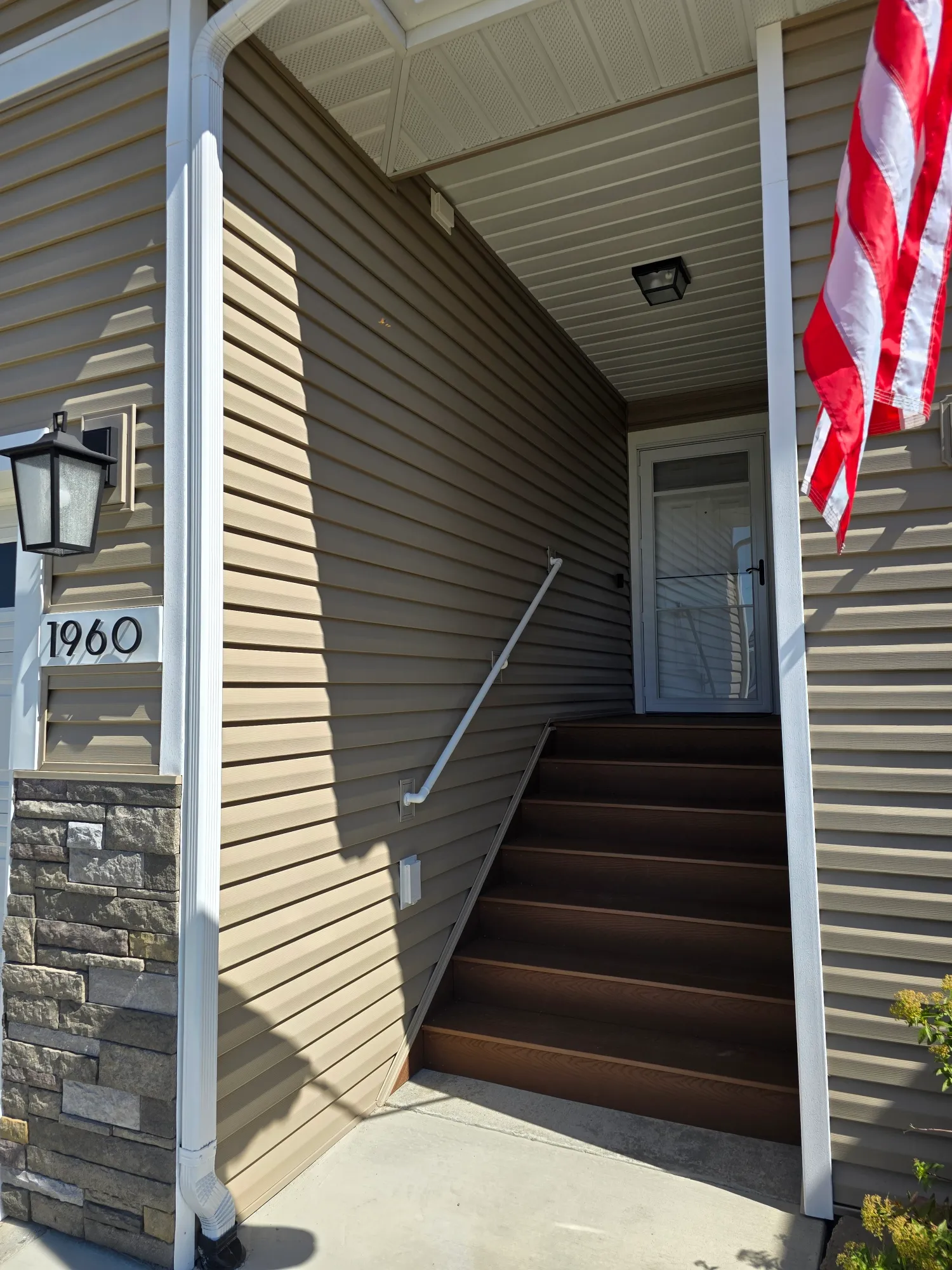 Siding replacement, after photo 9