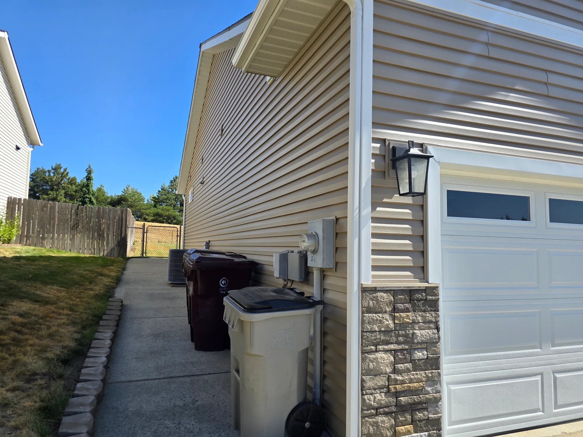 Siding replacement, after photo 2